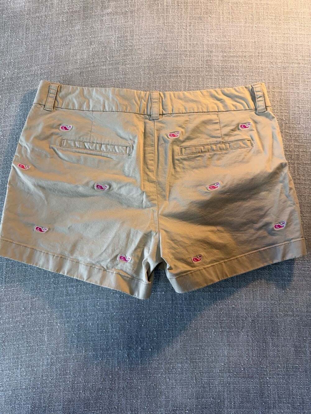 Vineyard Vines Khaki Whale Embroidered Shorts Size 6 - Picture 4 of 6